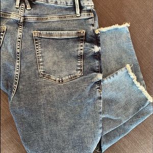 Good American GOOD LEGS JAGGED FRAY HEM, size 10/30